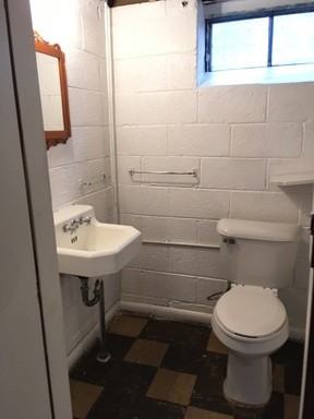 21099 Blackmar Ave - Photo 3 of 33