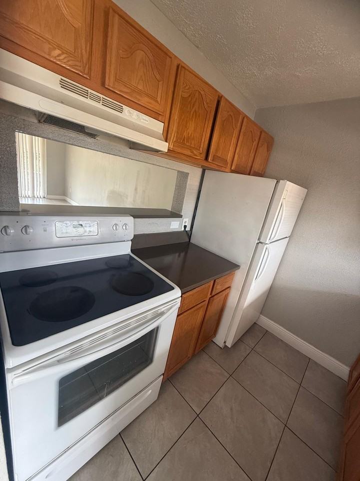 797 W Lancaster Rd #F75 - Photo 6 of 22