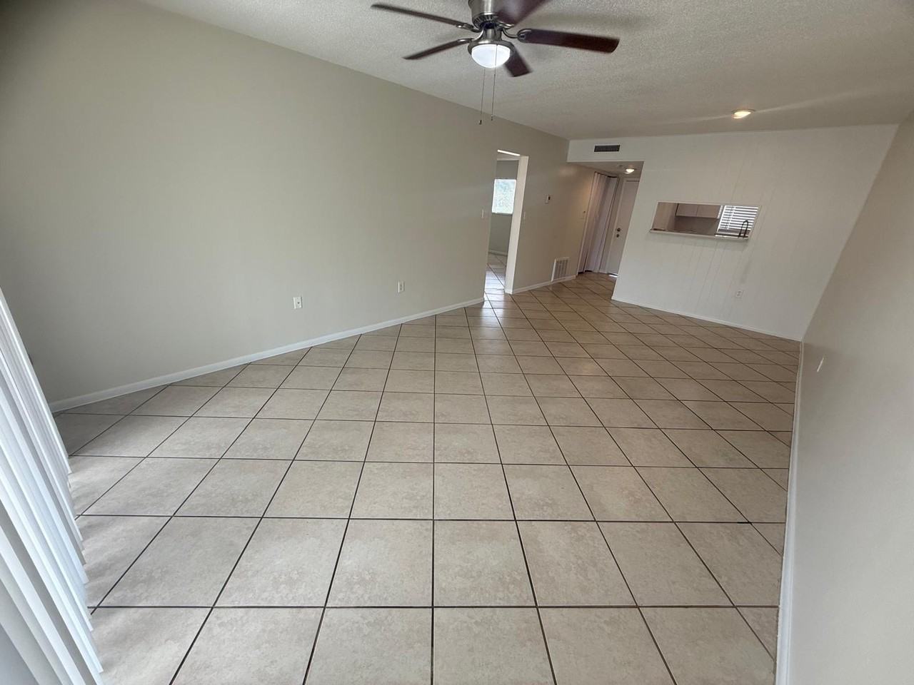 809 W Lancaster Rd #I113 - Photo 7 of 19