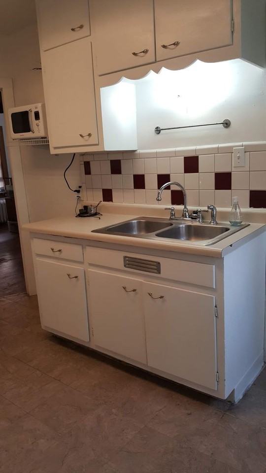 921 Hudson Rd - Photo 3 of 15