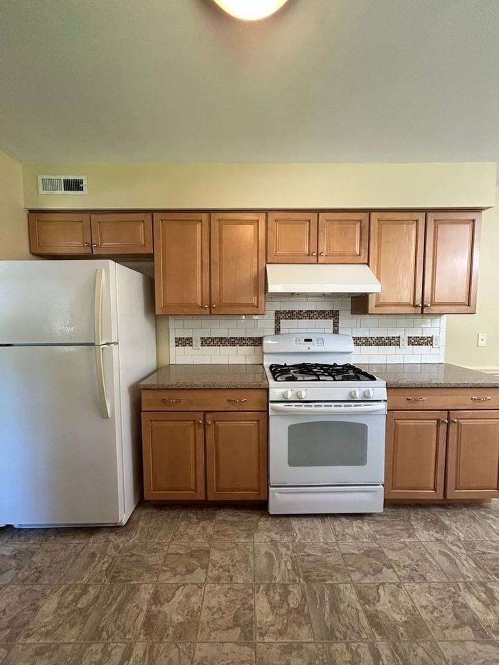 704 N 74th Ave - Photo 5 of 50