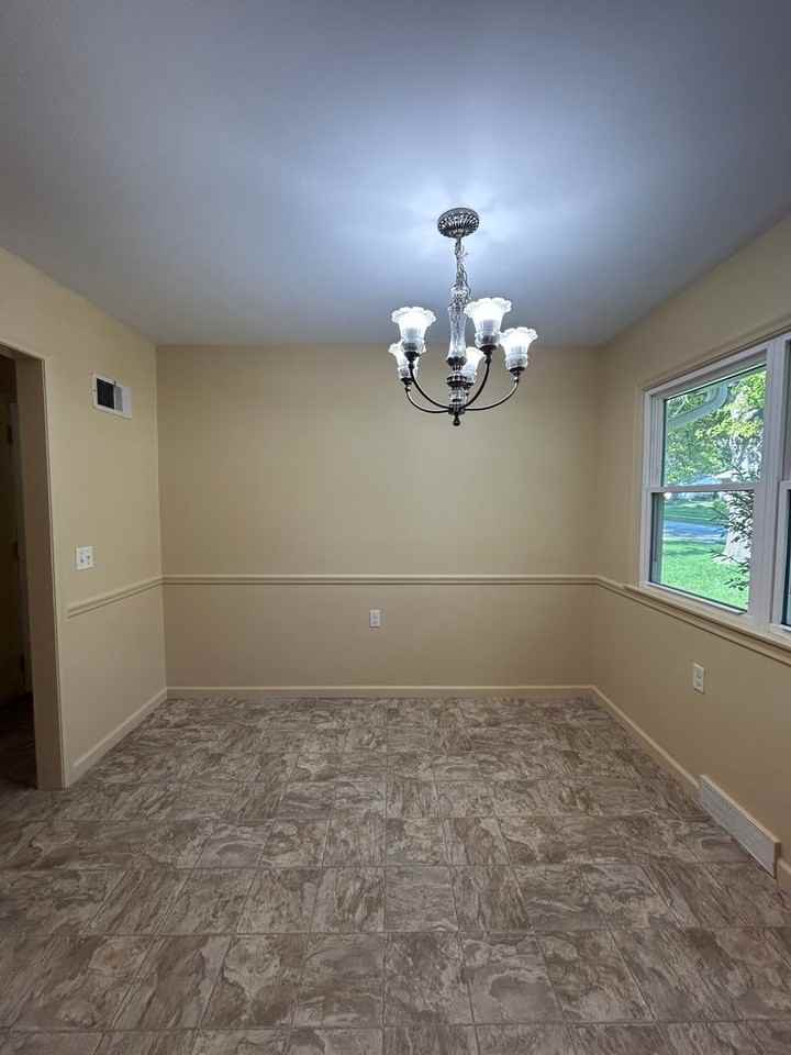 704 N 74th Ave - Photo 7 of 50