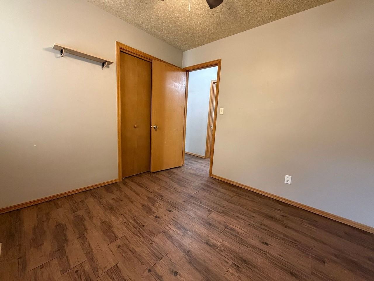 12 Shirley Ln - Photo 5 of 32