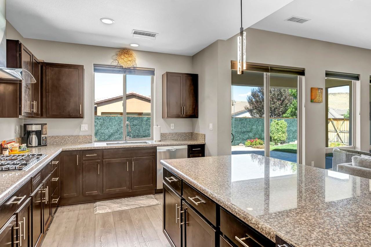 2722 Mylonite Dr - Photo 6 of 50