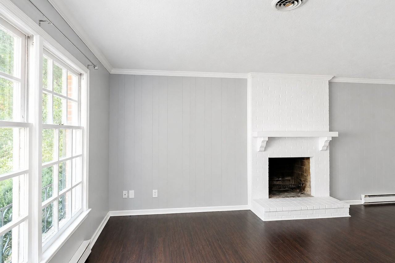 208 Surrey Rd - Photo 7 of 25