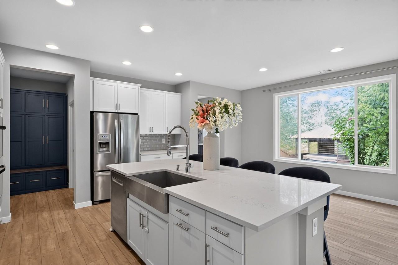 5663 13th Street Ct Ne - Photo 4 of 28