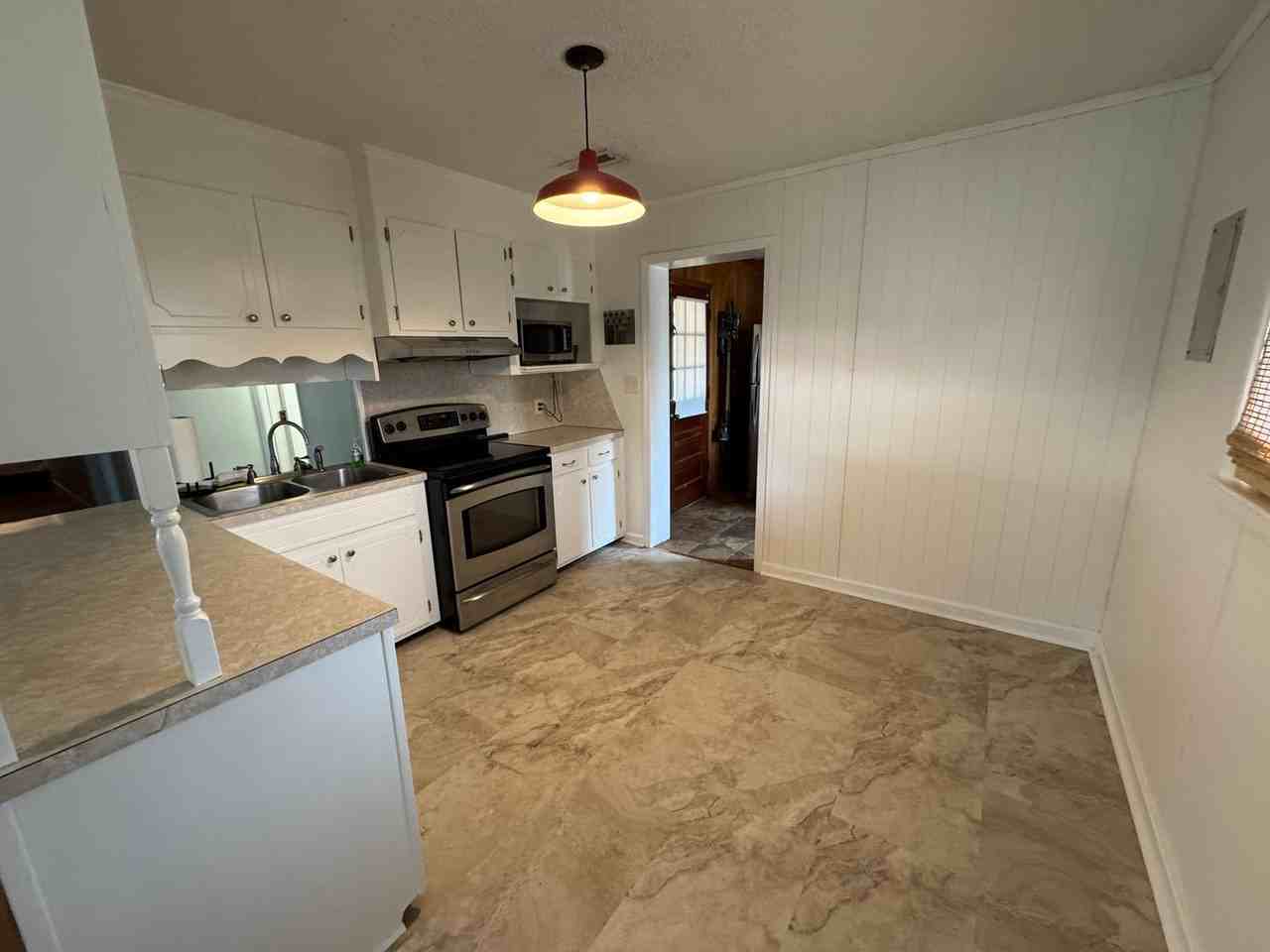 805 Furman St - Photo 4 of 19