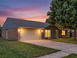 featured image of 1221 Warwick Dr #NA