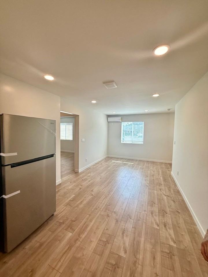 1412 1/2 N Hazard Ave - Photo 3 of 16
