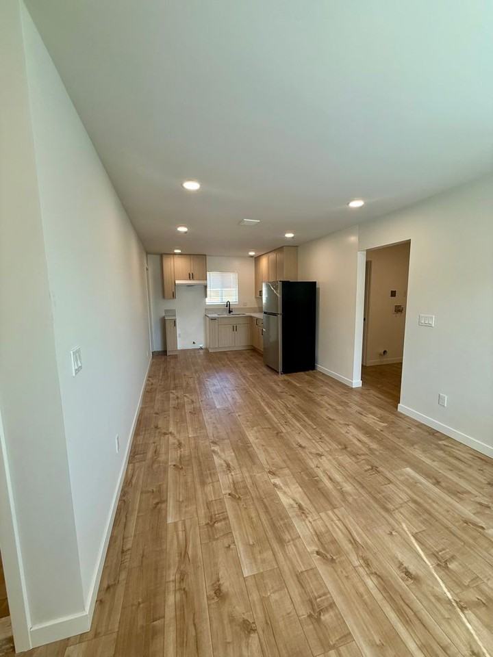 1412 1/2 N Hazard Ave - Photo 4 of 16