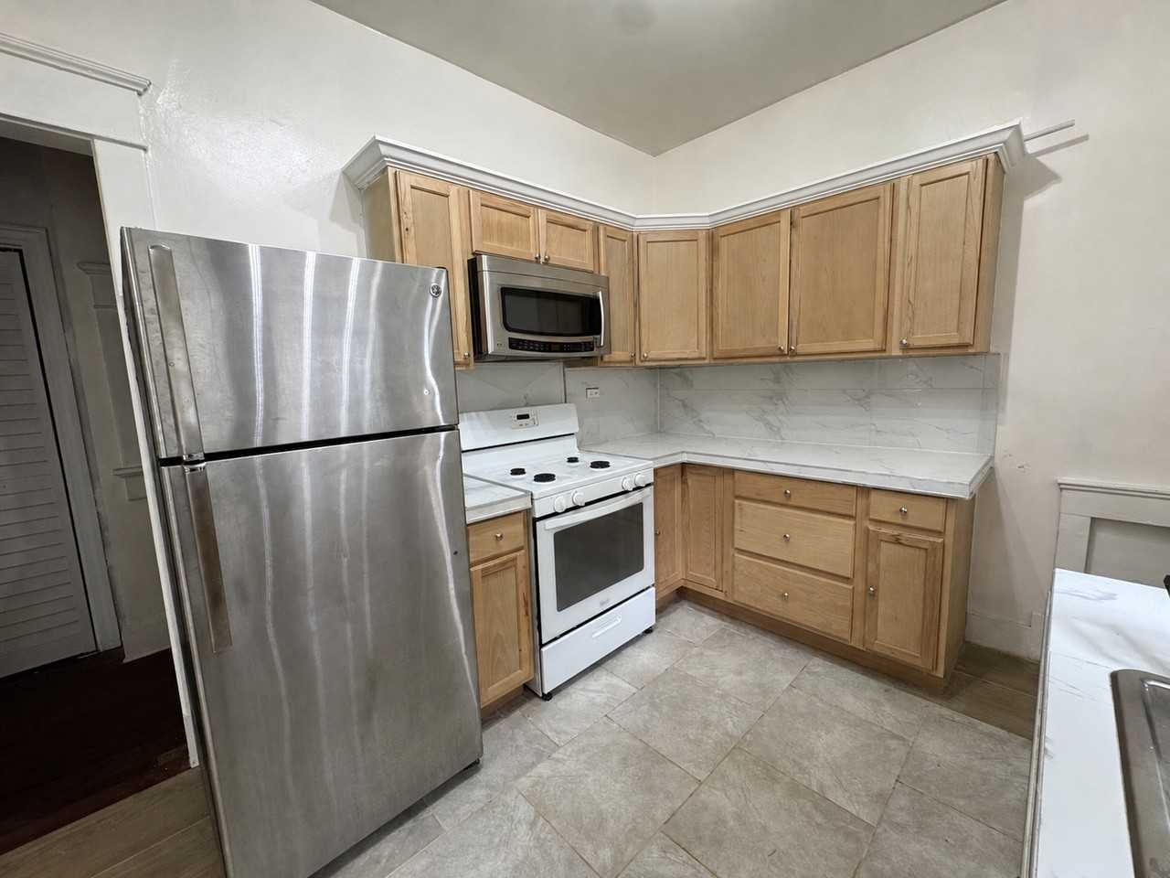 722 Cascade Ave Sw #NA - Photo 5 of 24