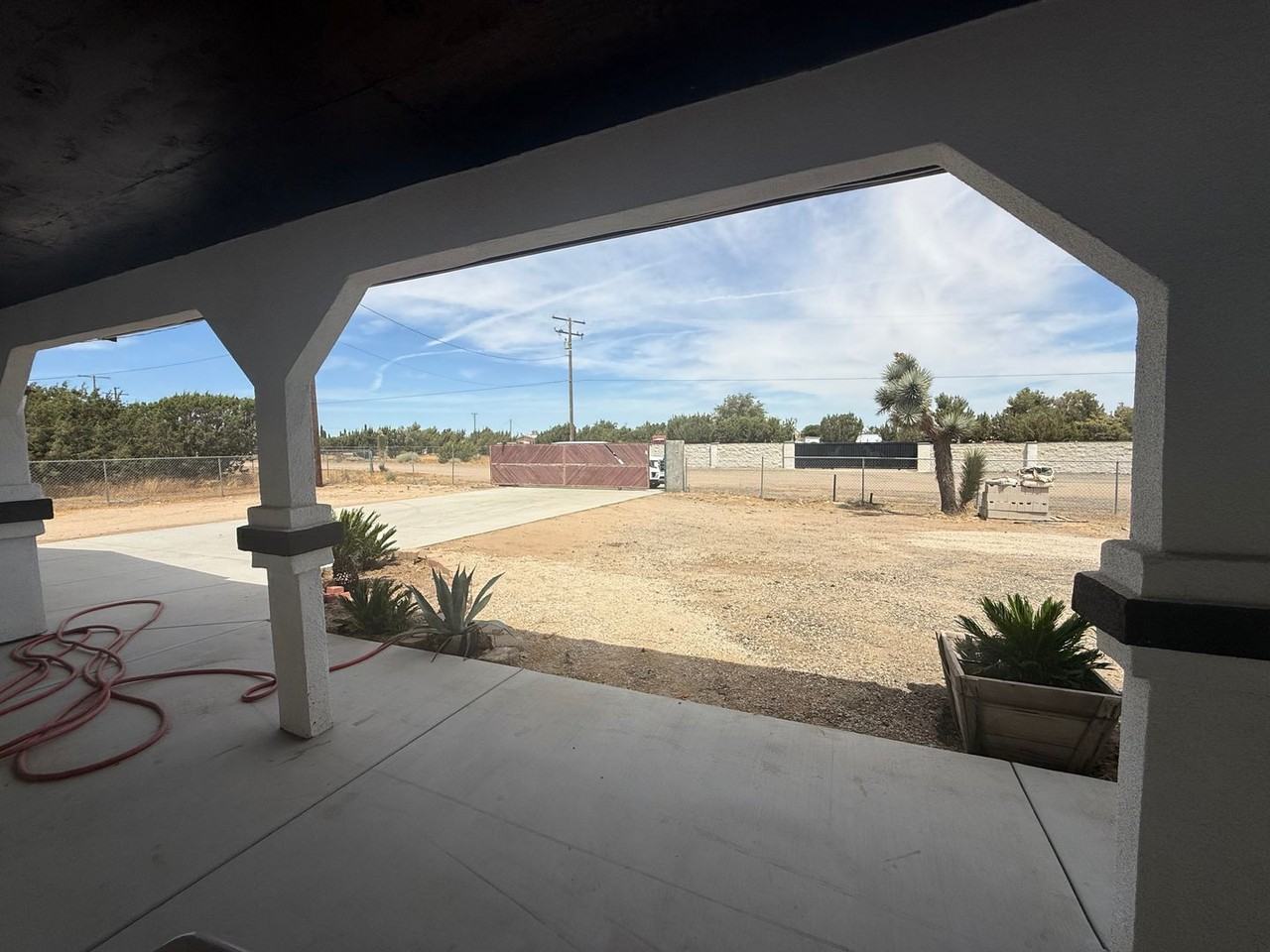 12977 Cactus St - Photo 3 of 29