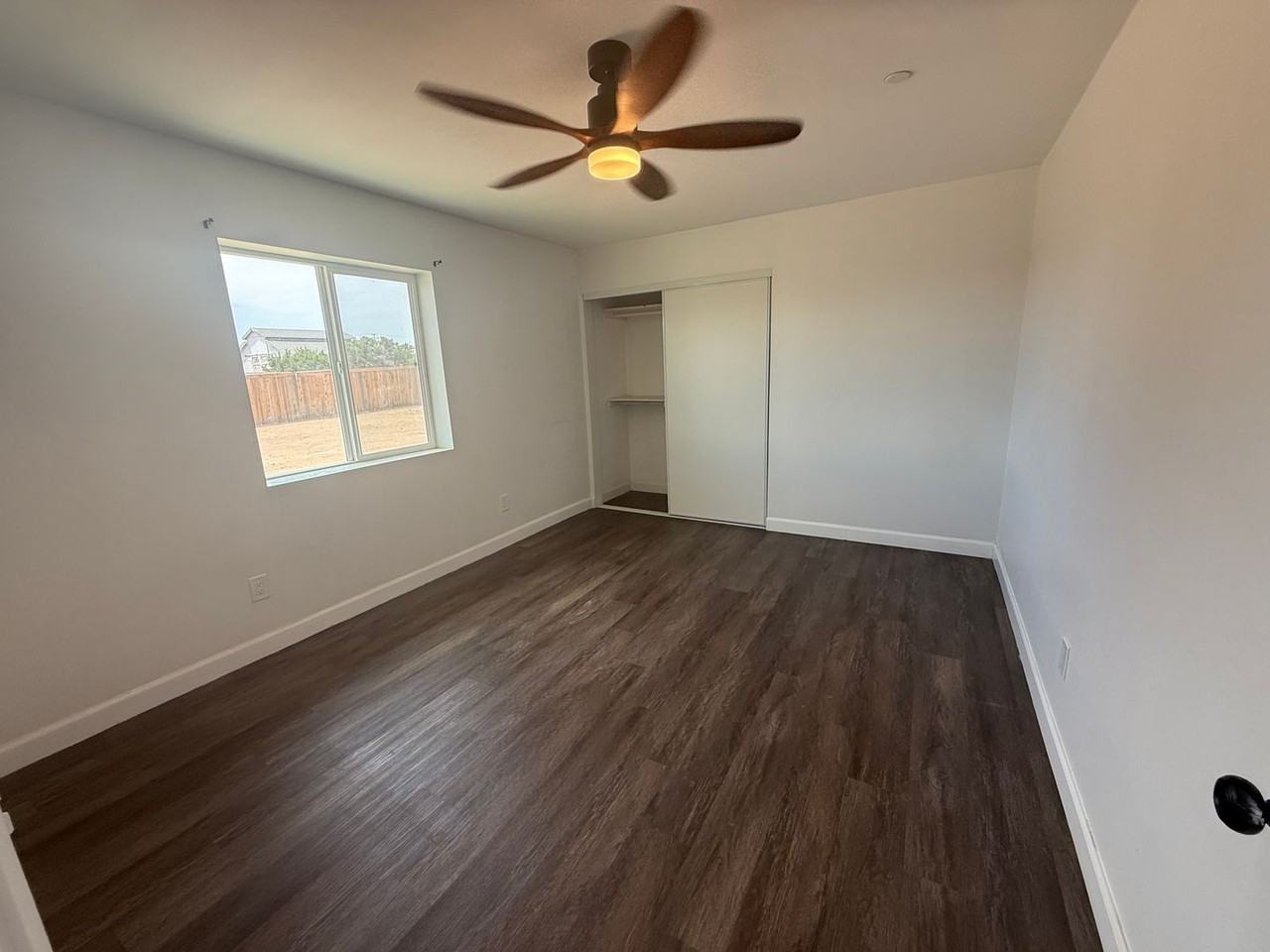 12977 Cactus St - Photo 4 of 29