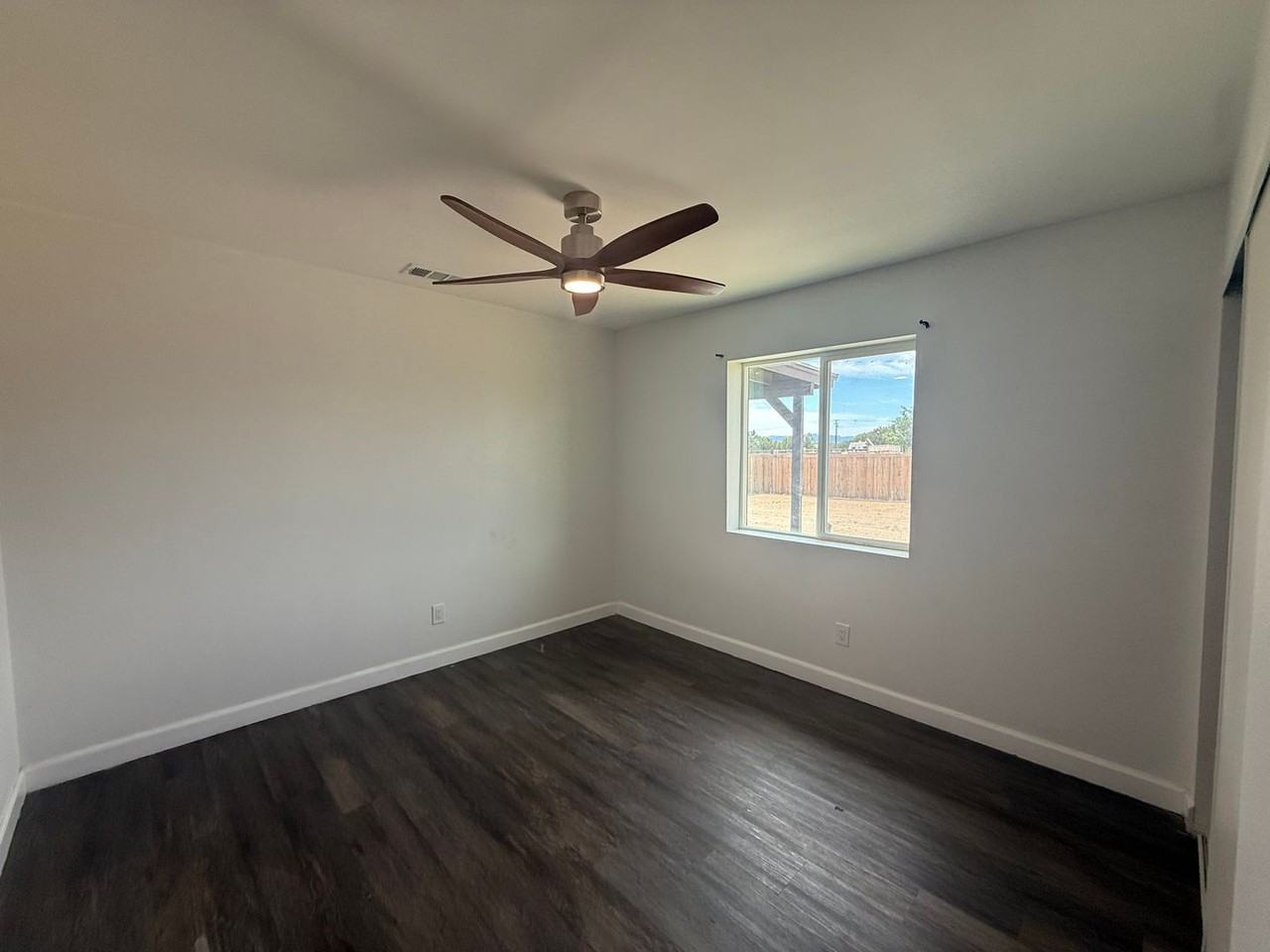12977 Cactus St - Photo 5 of 29
