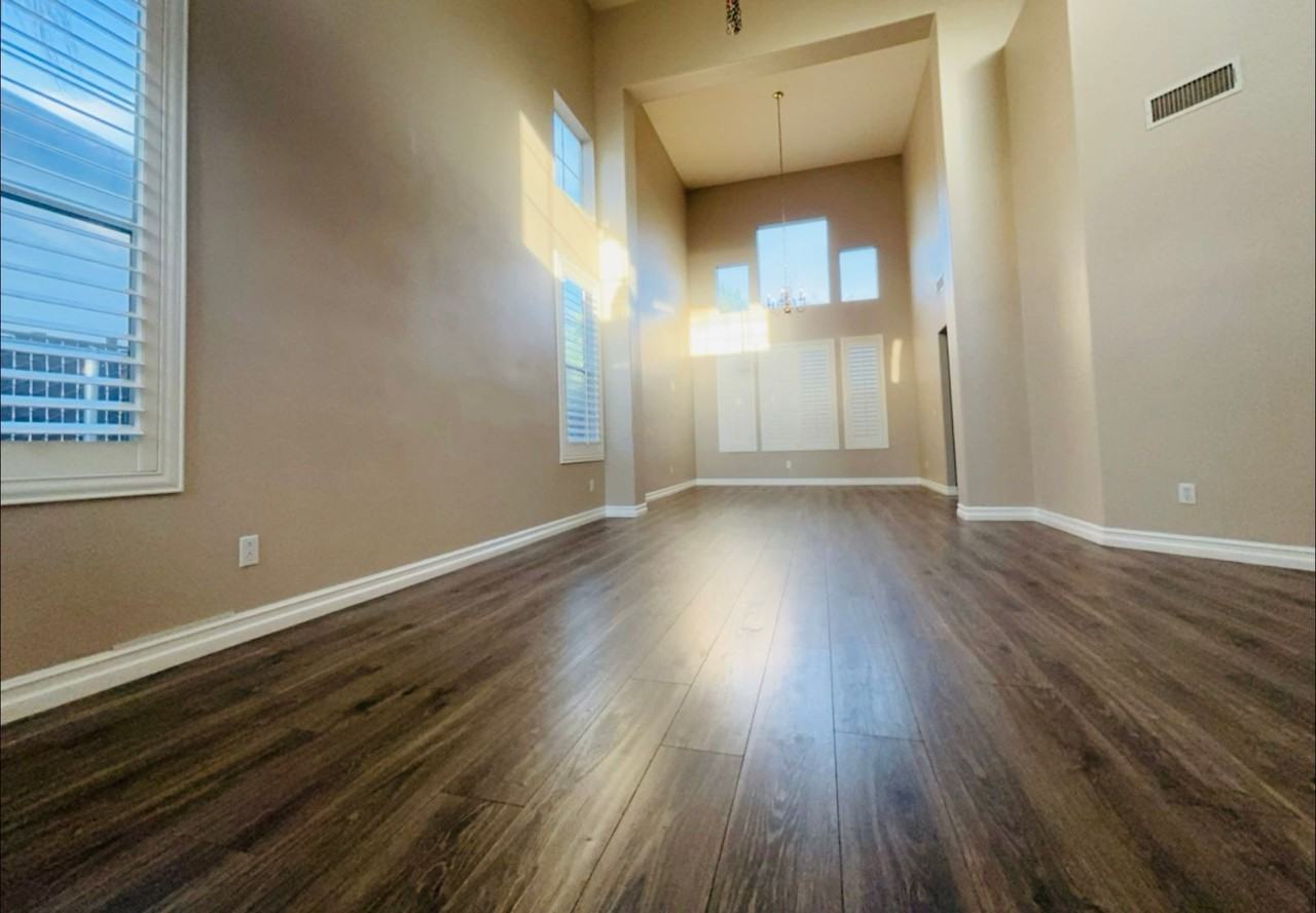 15780 Oliver St - Photo 7 of 18