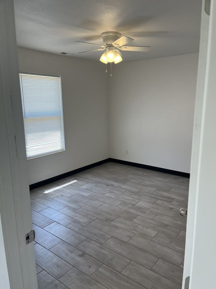 1107 Chica Ln #2 - Photo 3 of 6