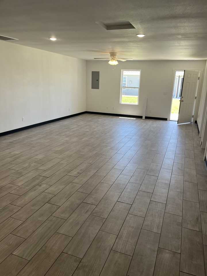 1107 Chica Ln #2 - Photo 5 of 6
