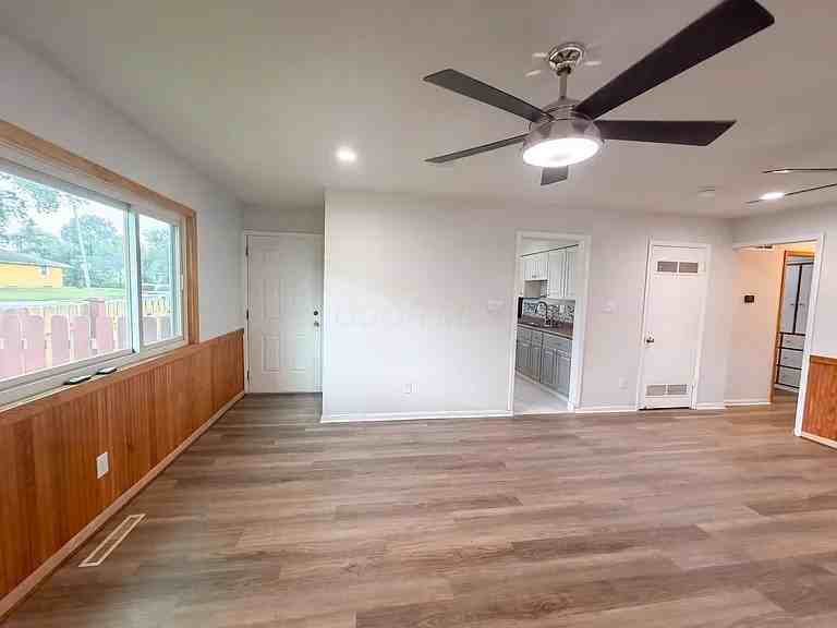 2221 Myrtle Avenue - Photo 2 of 6