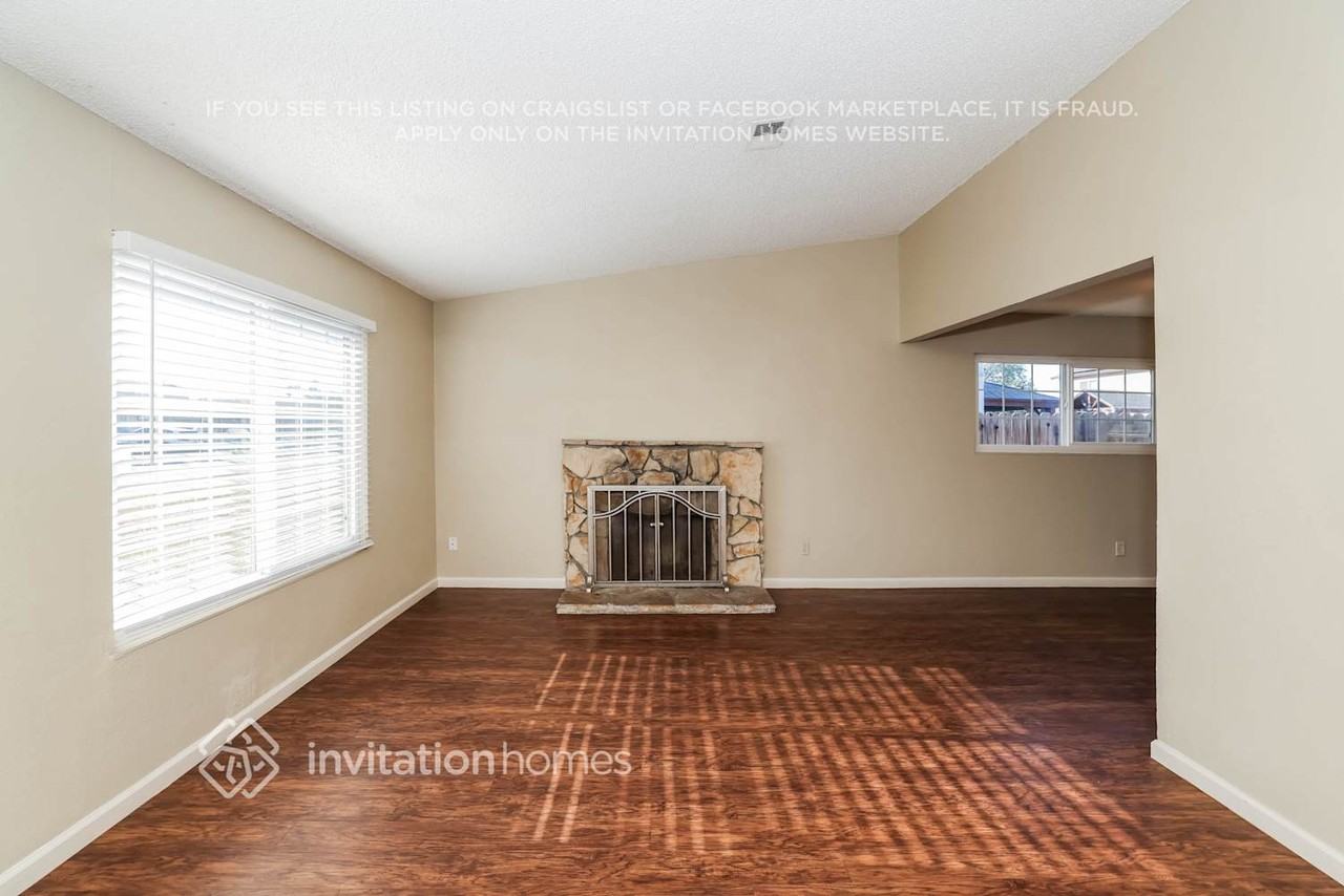 1104 Jeanne Ct - Photo 3 of 17