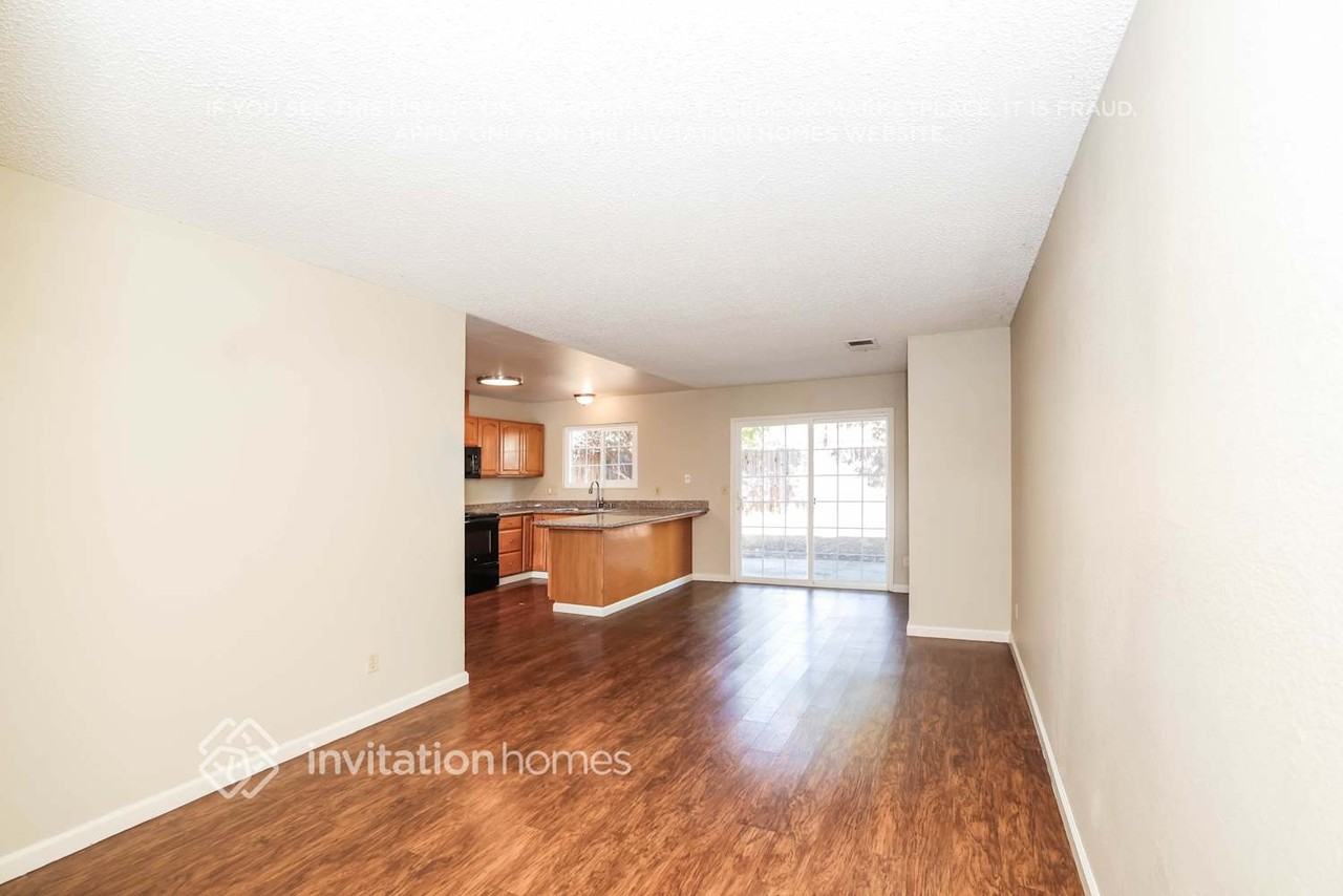 1104 Jeanne Ct - Photo 6 of 17