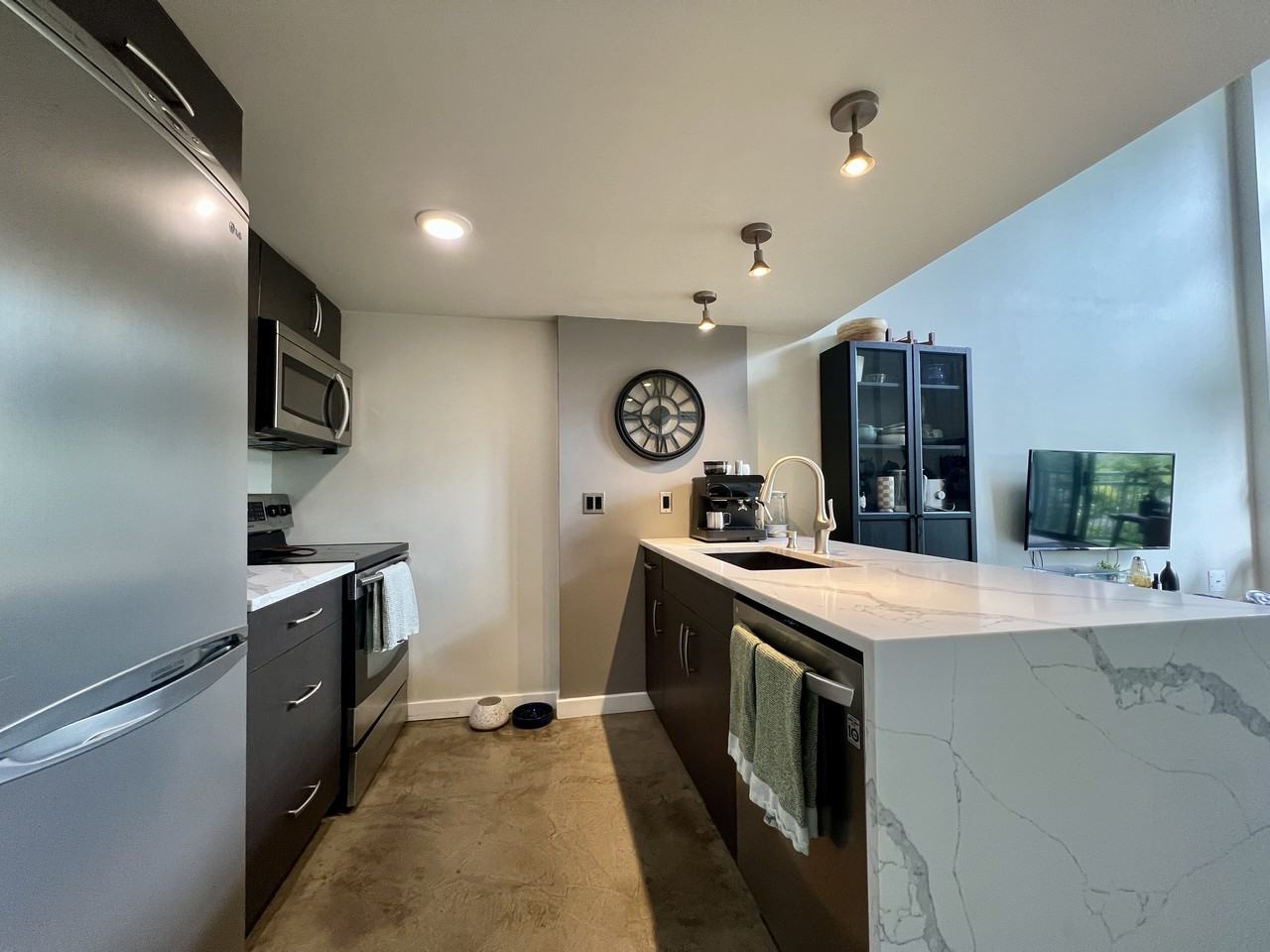 22 East Cordova Street #718 - Photo 6 of 37