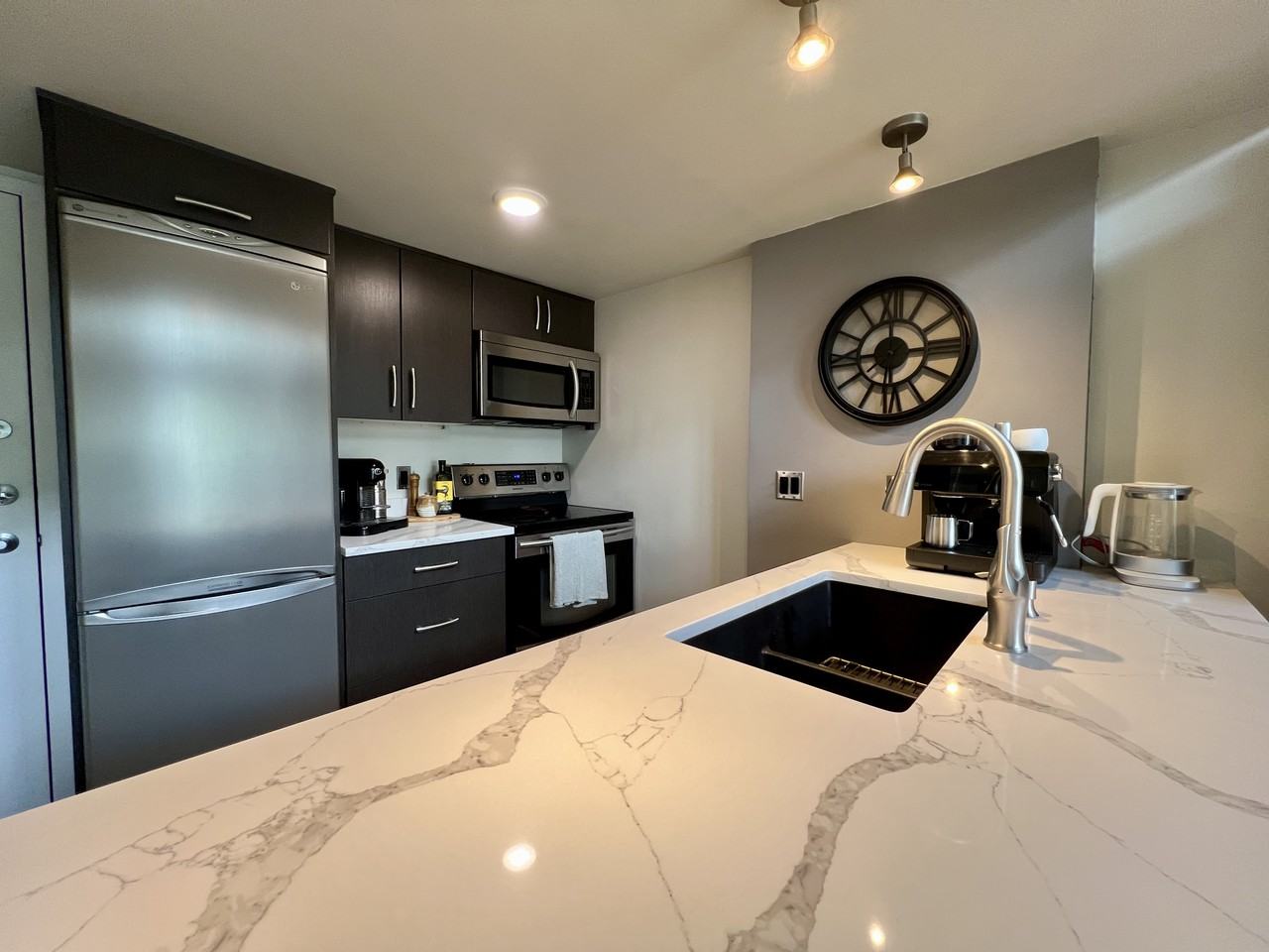 22 East Cordova Street #718 - Photo 5 of 37