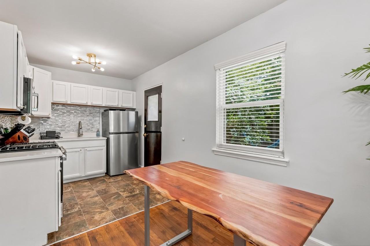 1780 John Calvin Ave - Photo 6 of 27