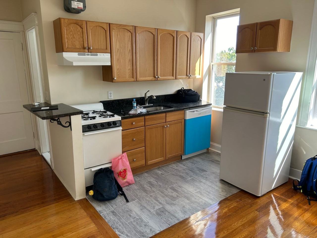 1185 Commonwealth Ave - Photo 2 of 5