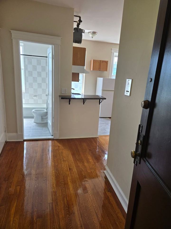 1185 Commonwealth Ave - Photo 3 of 5