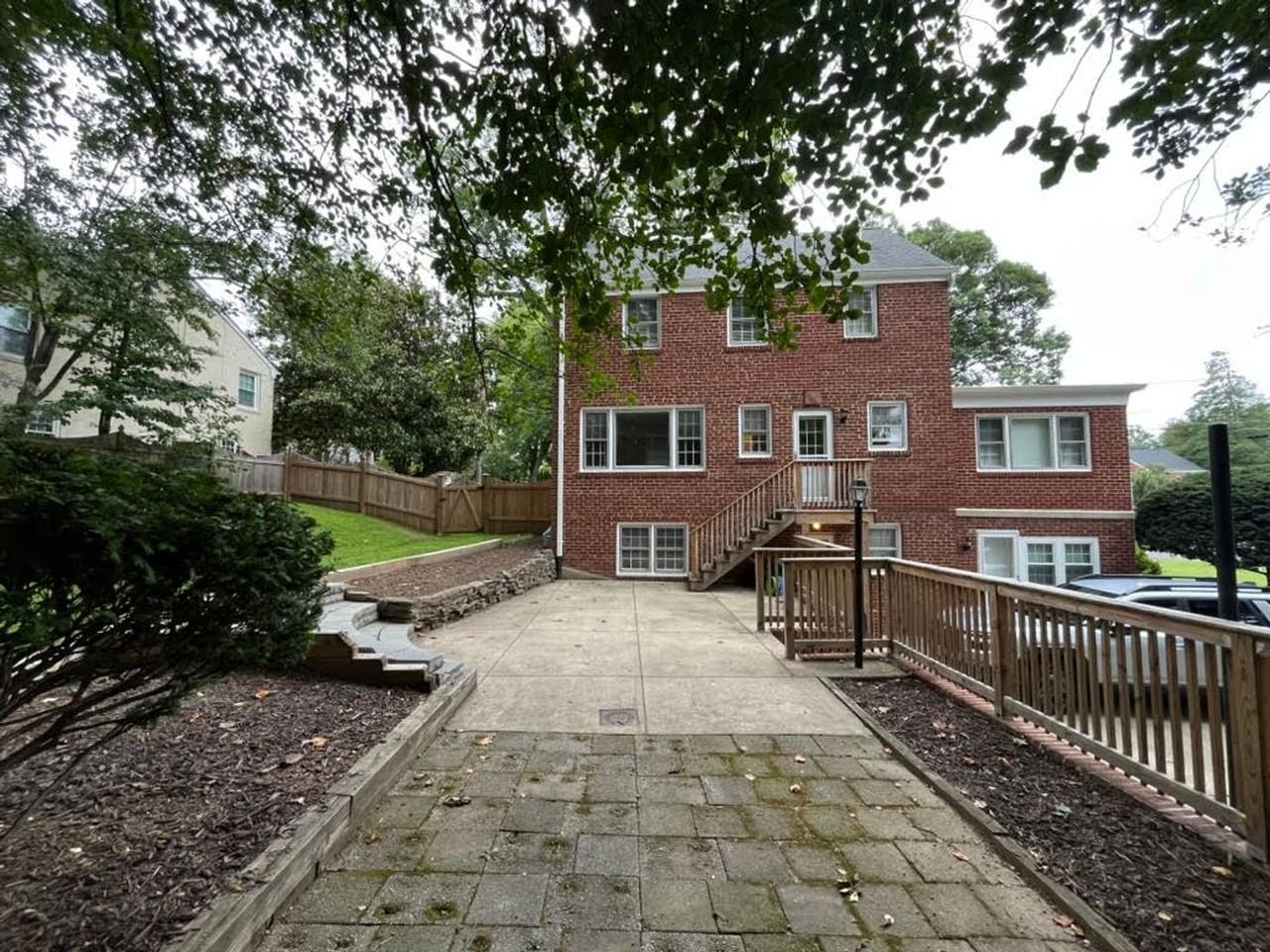 4408 Glenridge St - Photo 3 of 40