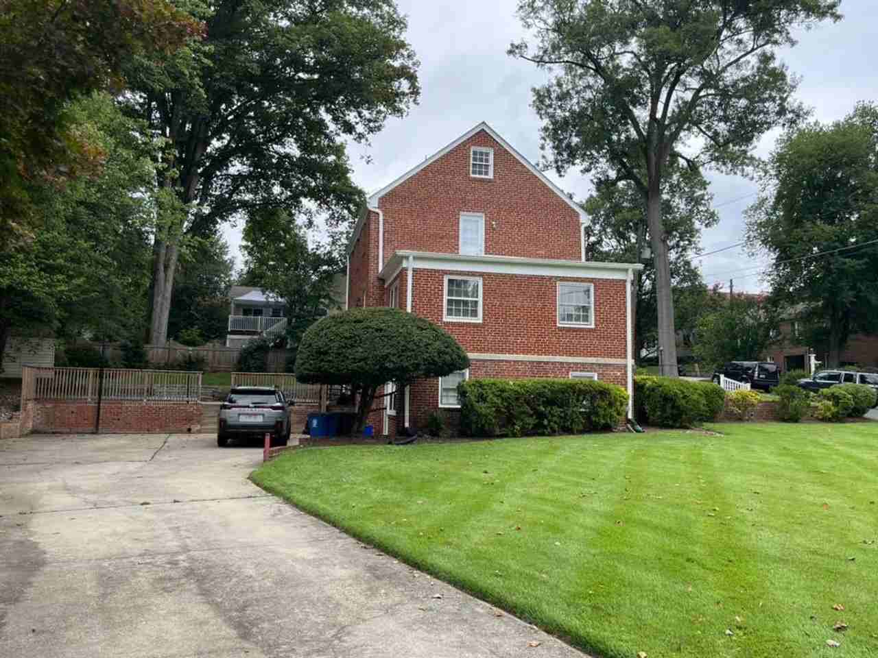 4408 Glenridge St - Photo 4 of 40