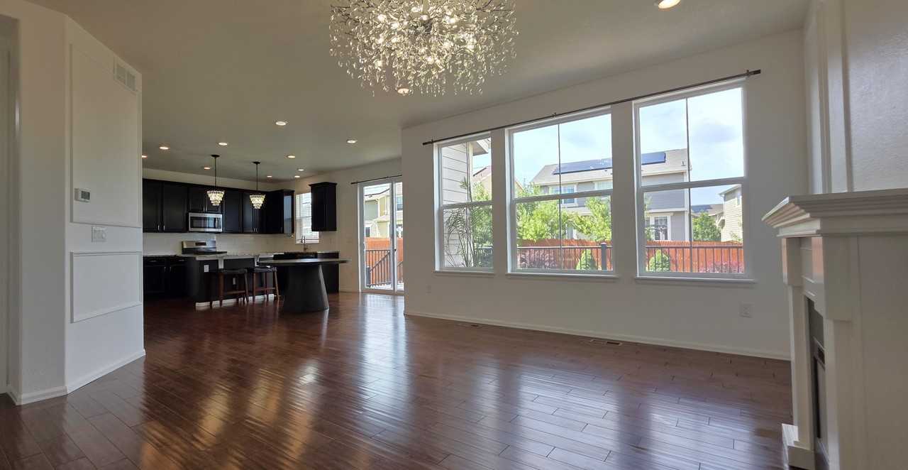 15139 Chicago St #1 - Photo 4 of 46