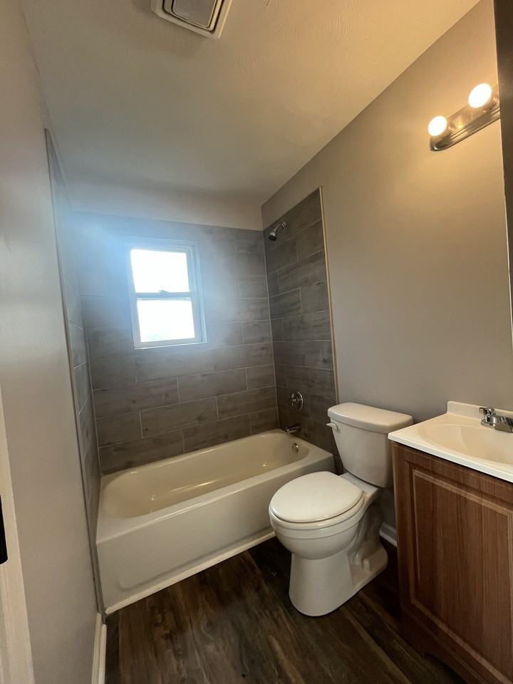 1004 Edgewood Ln #1 - Photo 6 of 16