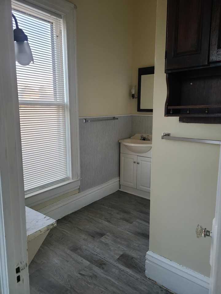 415 Hammond Ave #1 - Photo 7 of 11