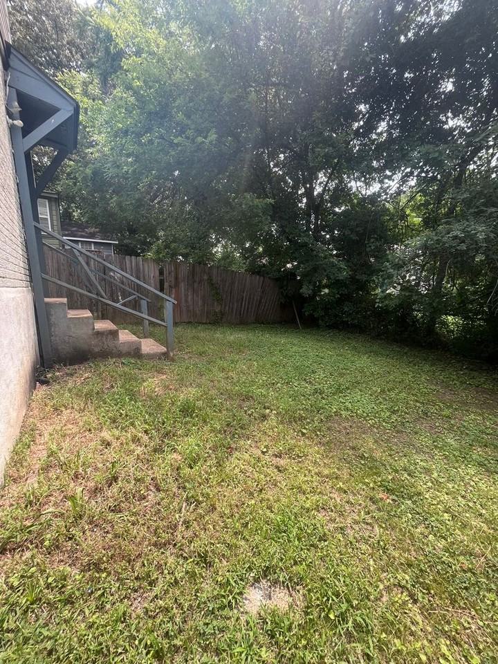 2115 Bennett Ave - Photo 2 of 12