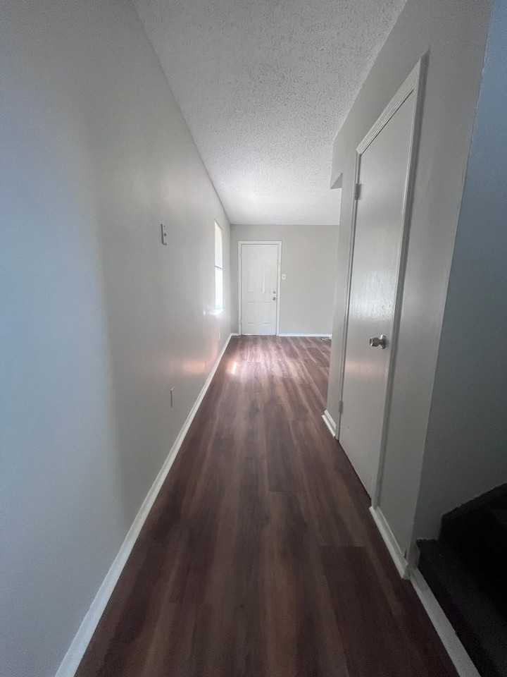 2115 Bennett Ave - Photo 5 of 12