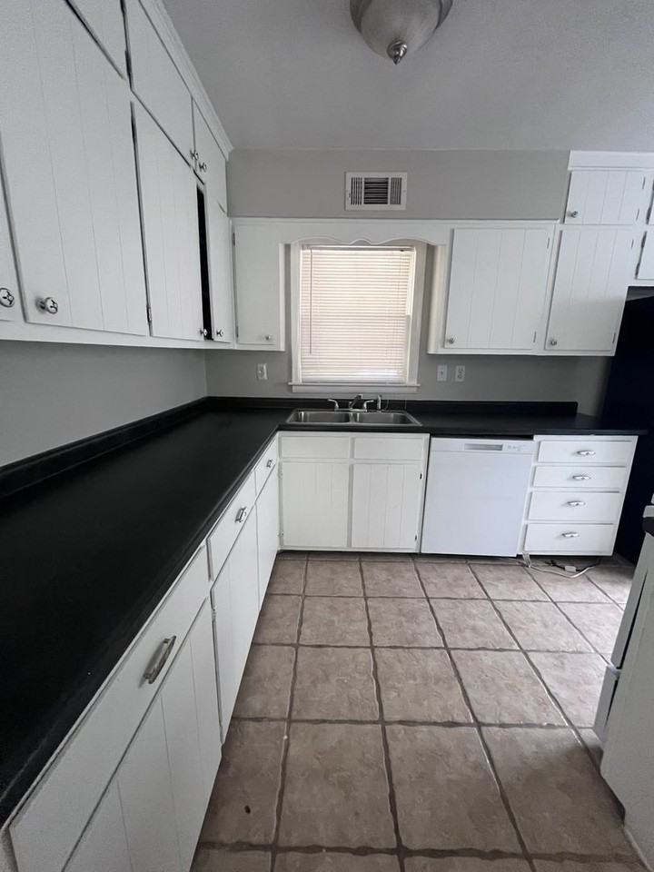 5622 Mason Rd - Photo 4 of 34