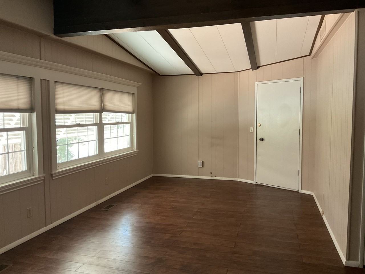 14654 Carnegie Rd - Photo 7 of 41