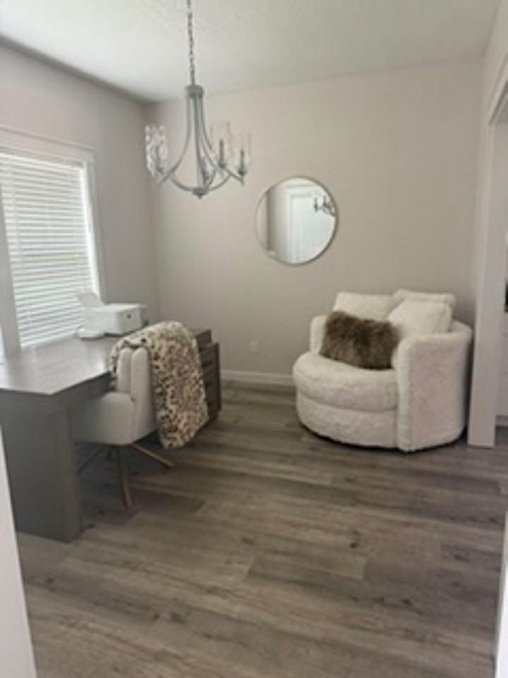 1572 W Loretta St - Photo 2 of 15