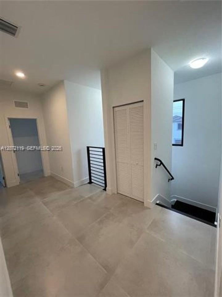 13624 13624 SW 158th Ave th 1364 - Photo 7 of 18