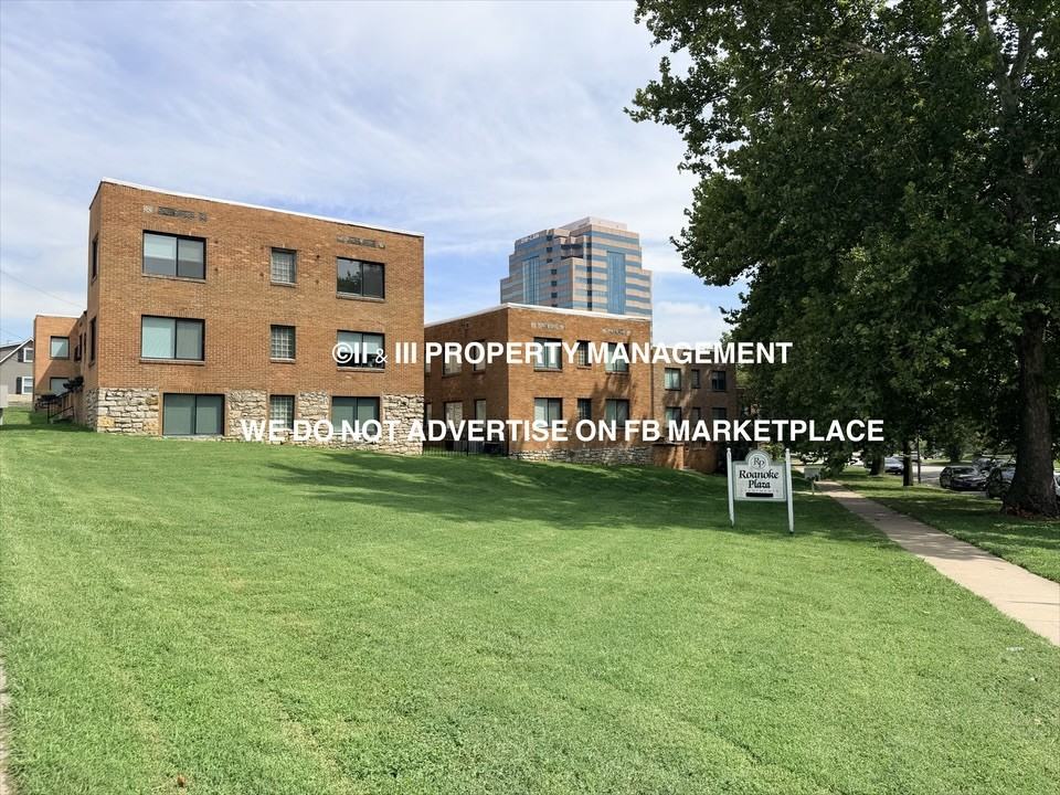 4509 Roanoke Pkwy #02 - Photo 3 of 21