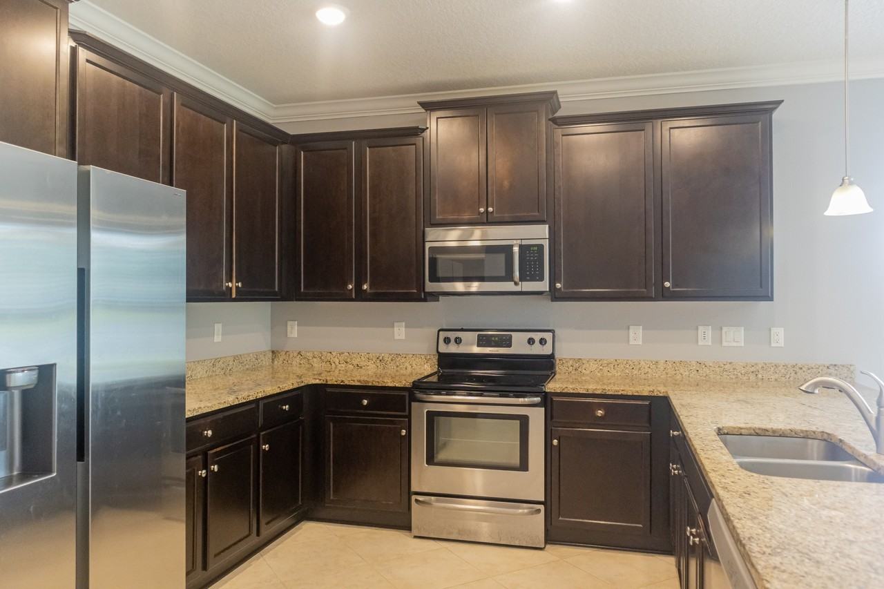 10104 Bedford Lakes Ct #1 - Photo 2 of 28
