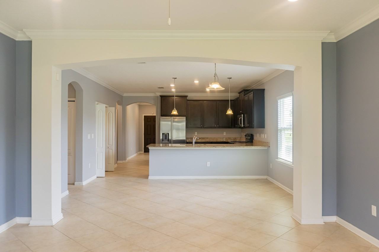 10104 Bedford Lakes Ct #1 - Photo 3 of 28