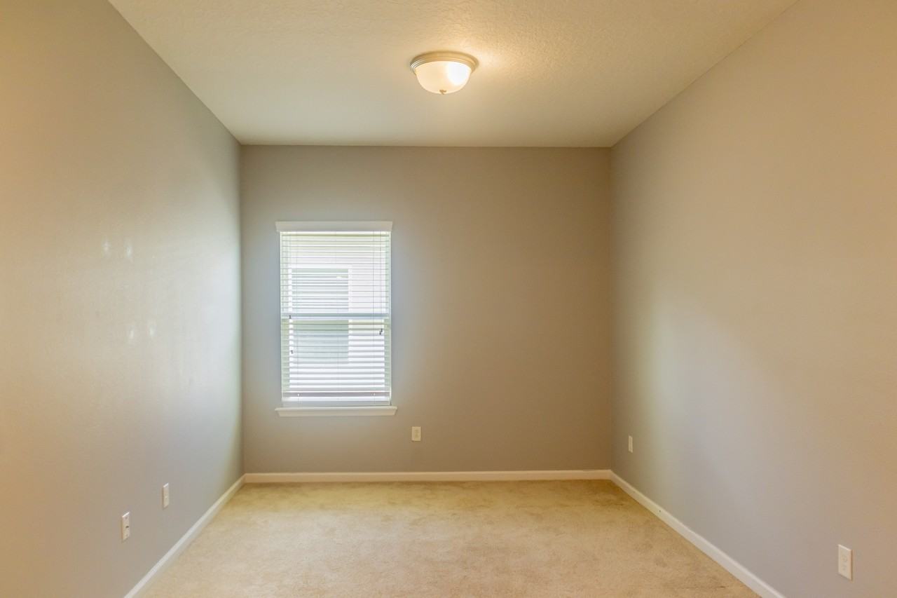 10104 Bedford Lakes Ct #1 - Photo 7 of 28