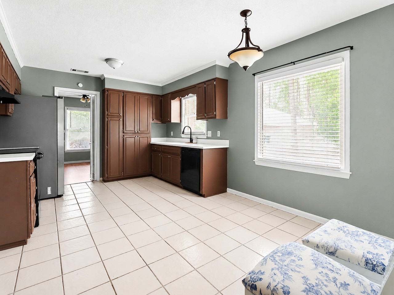 127 Pine Bluff Dr #1 - Photo 4 of 22