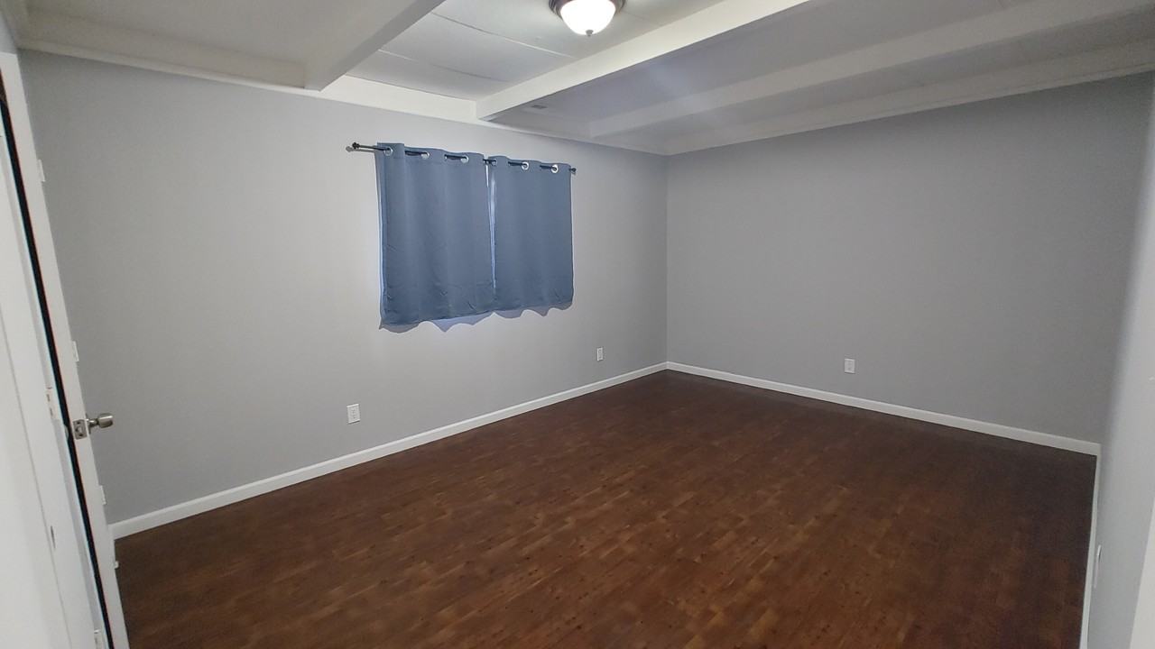 2131 Woodbine Ave #2131 - Photo 5 of 8