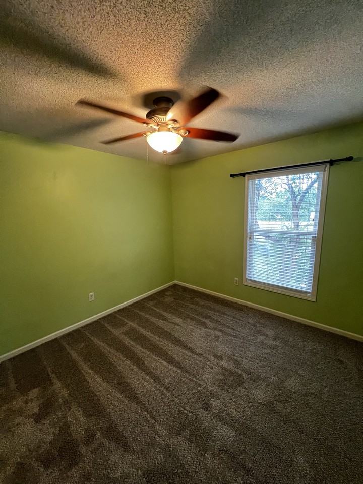 1831 W Elm Ter - Photo 7 of 39
