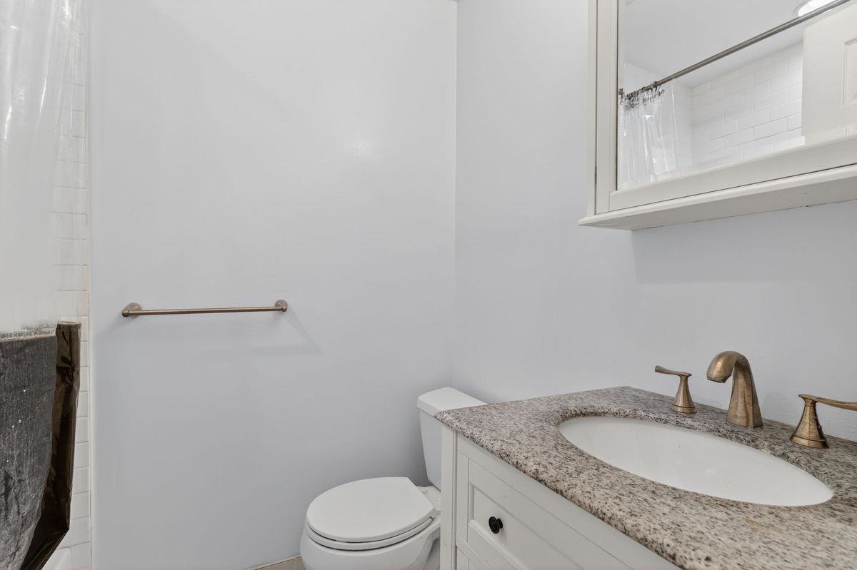 522 T St Nw - Photo 3 of 13