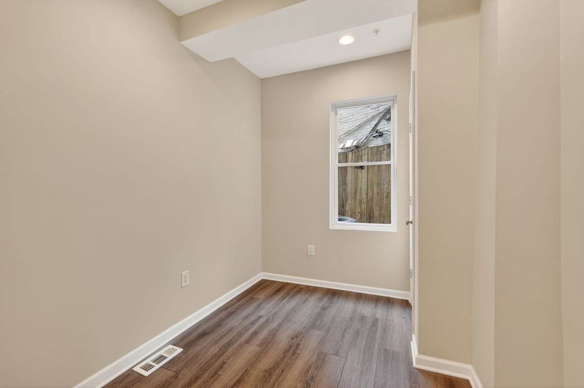 522 T St Nw - Photo 4 of 13