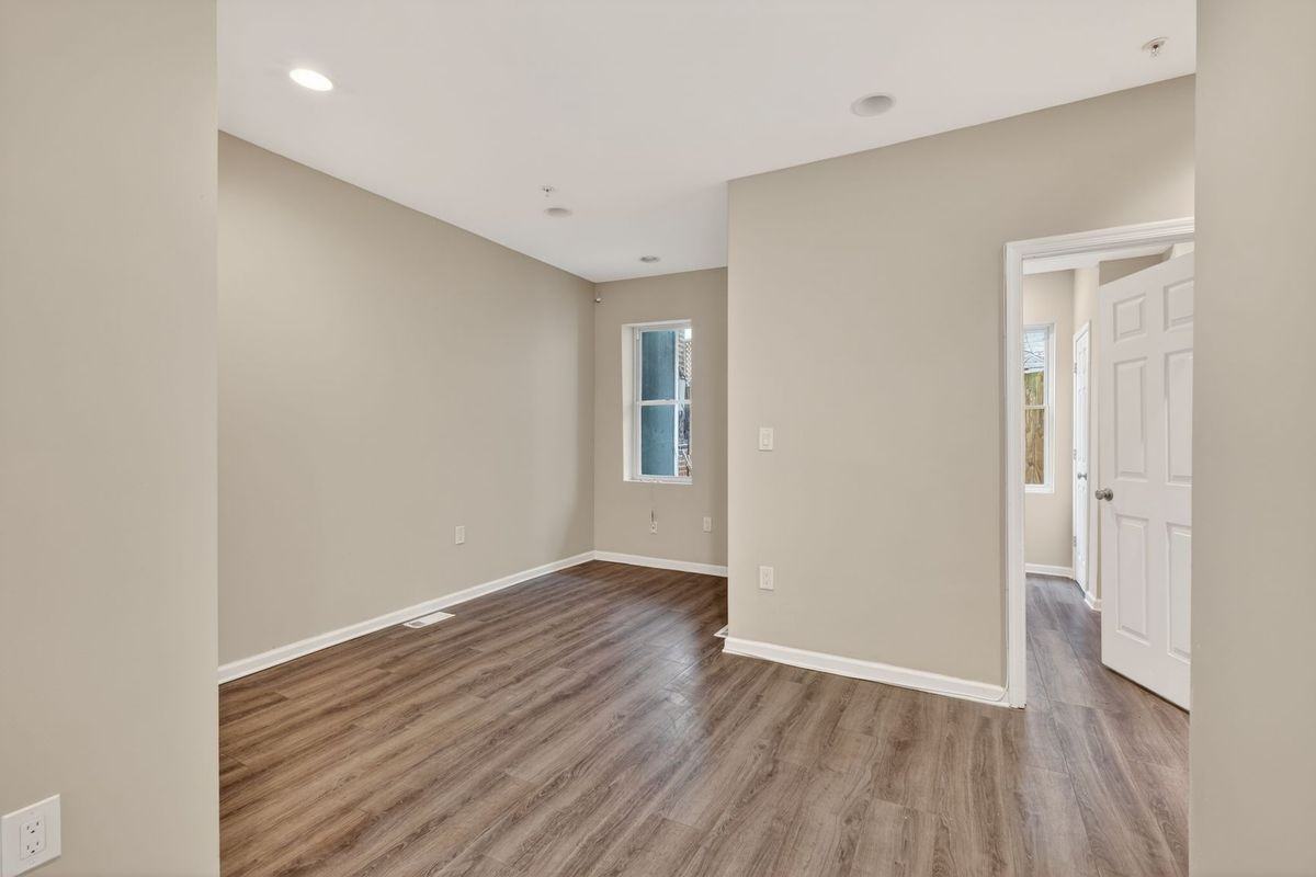 522 T St Nw - Photo 5 of 13